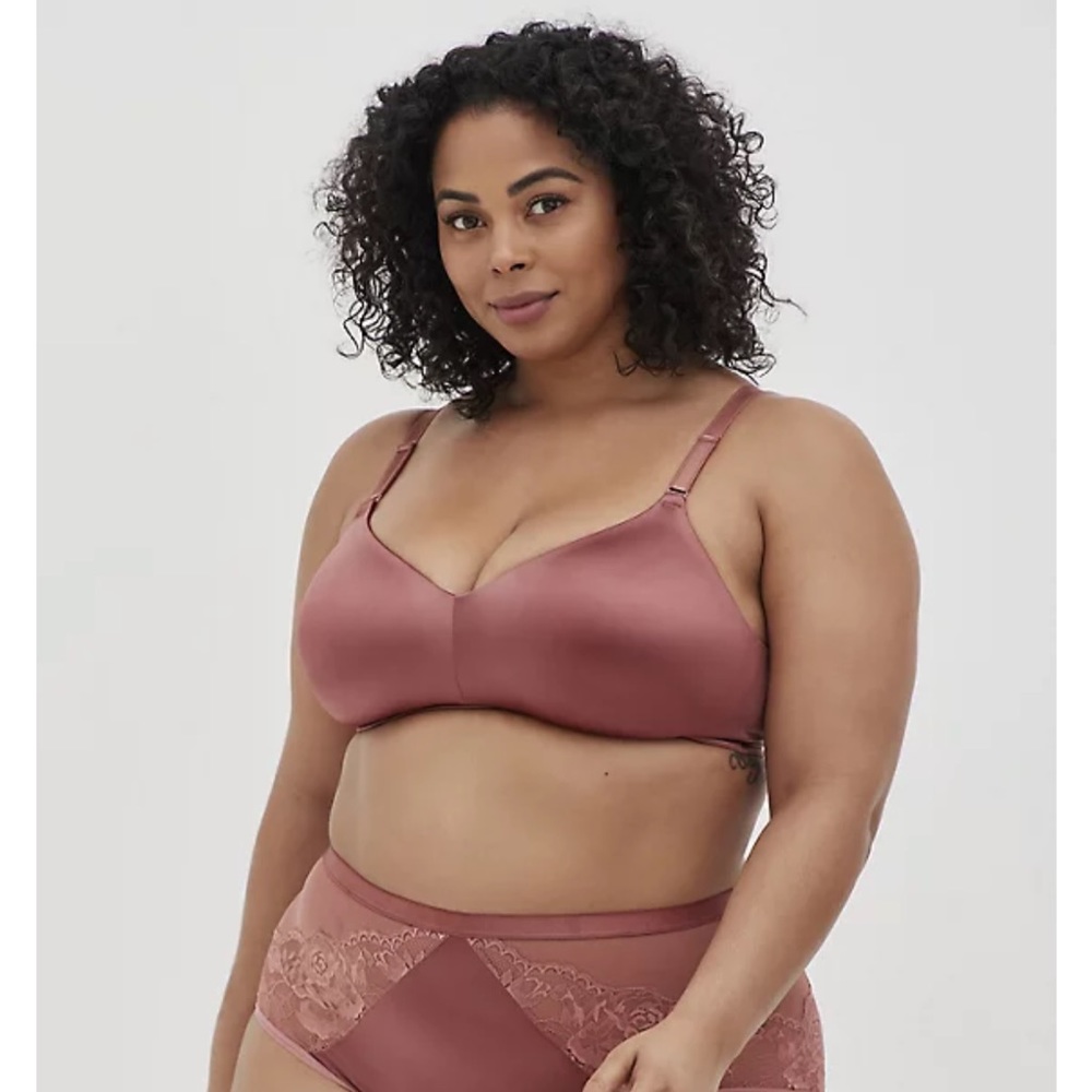 NWT! TORRID Everyday Wire-Free Lightly Lines Shine 360 Back Smoothing Bra 40DDD